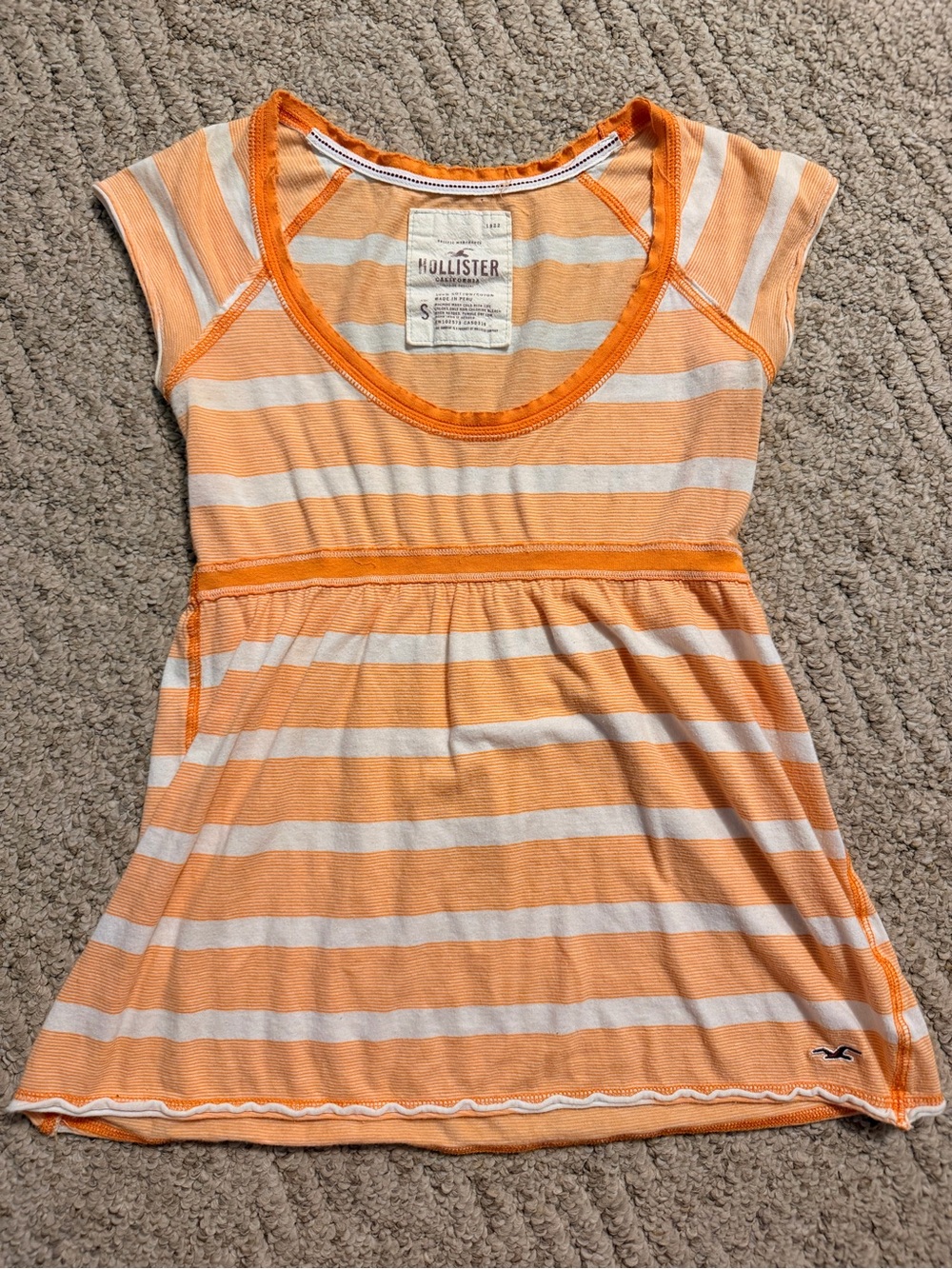 vintage y 2k hollister cap-sleeve babydoll tunic top with an empire waist